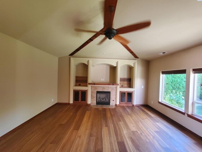 Building Photo - South Kennewick Rambler for rent