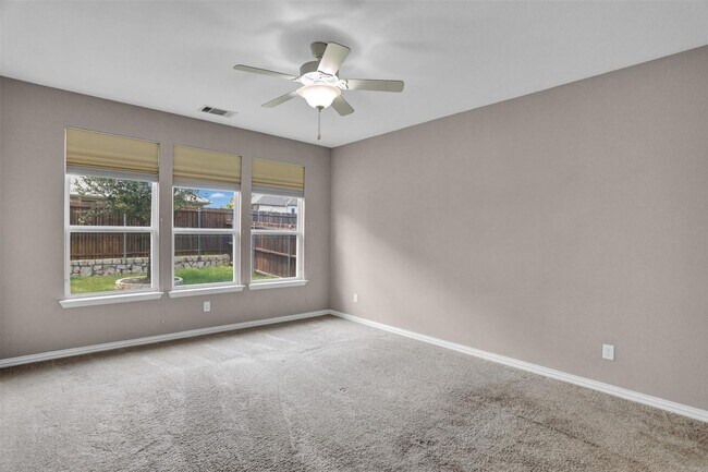 Building Photo - Located in McKinney's desirable Erwin Farms, this beautiful home exudes modern elegance and pract...