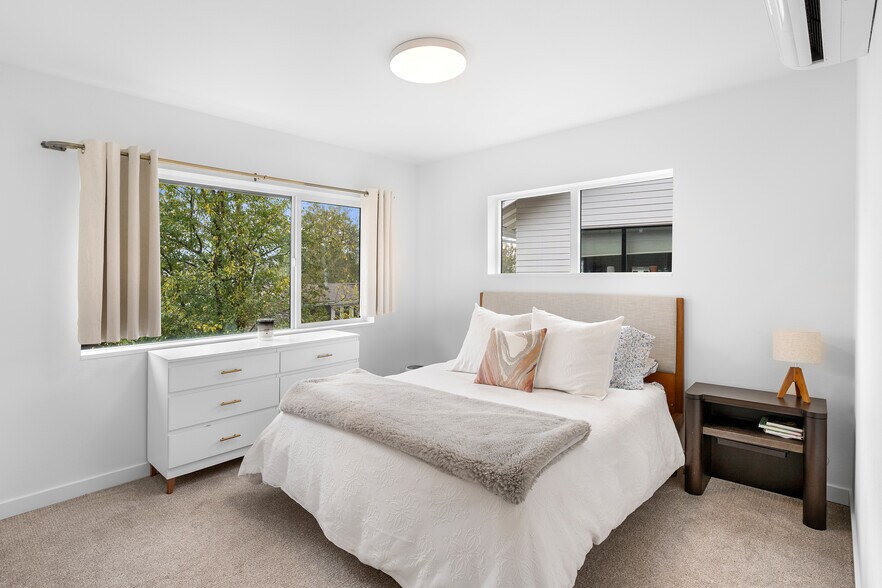 Building Photo - 3590 SW Patton Rd