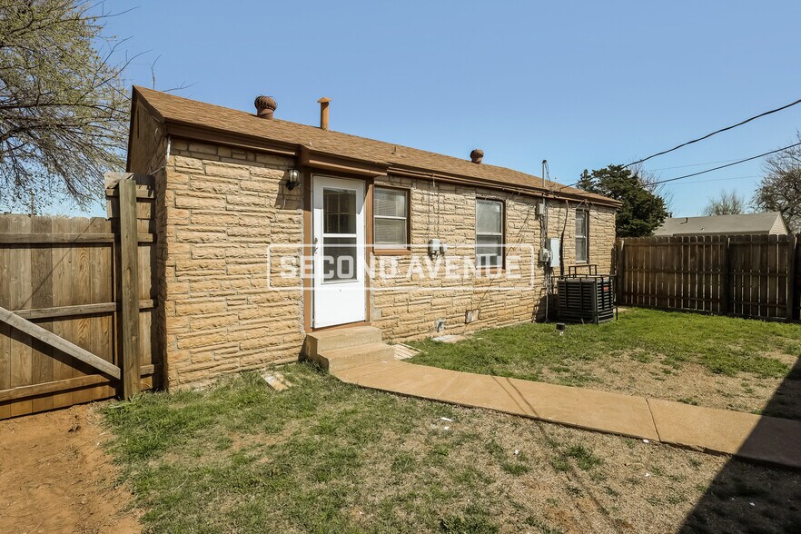 Building Photo - 3100 SW 45th St