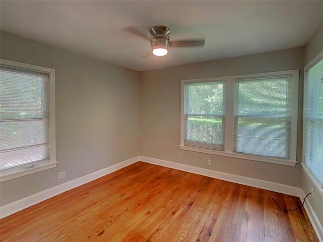 Building Photo - 5010 Shoalwood Ave