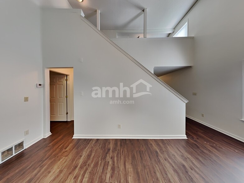 Building Photo - 6889 Show Boat Ln