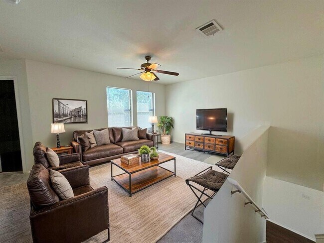 Building Photo - 2013 Rim Rock Dr