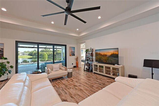 Building Photo - 8013 Clearwater Ct