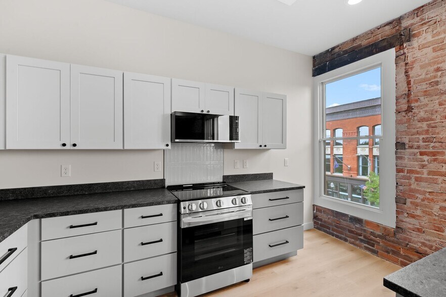 Building Photo - 266 E Michigan Ave