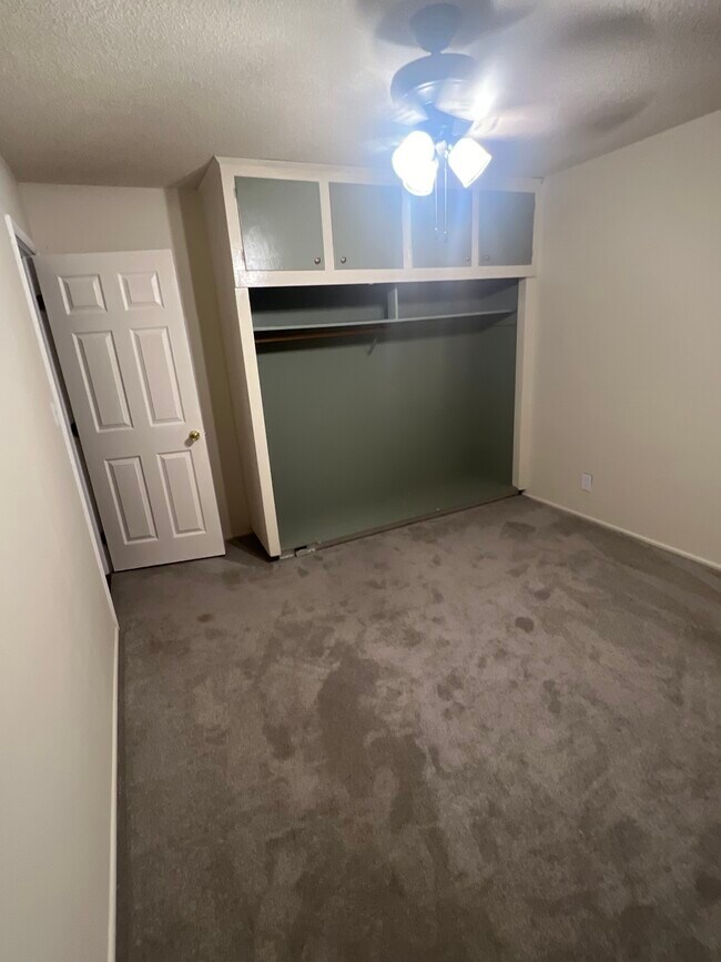 Remember to with large closet, new carpeting - 226 W Avenida Palizada