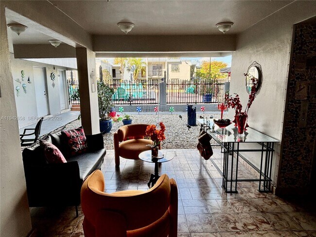 Building Photo - 3181 SW 13th St