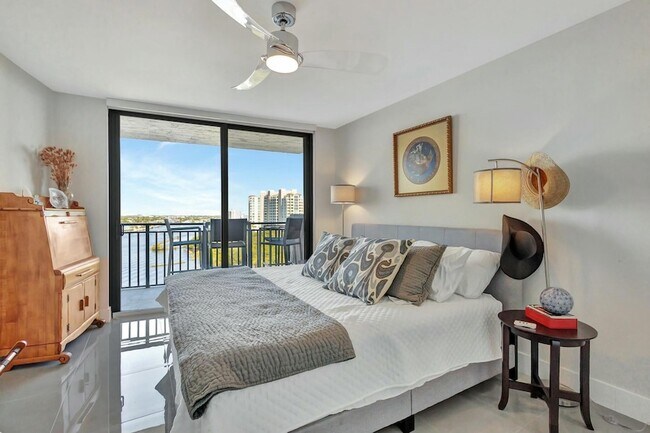 Building Photo - 3912 S Ocean Blvd