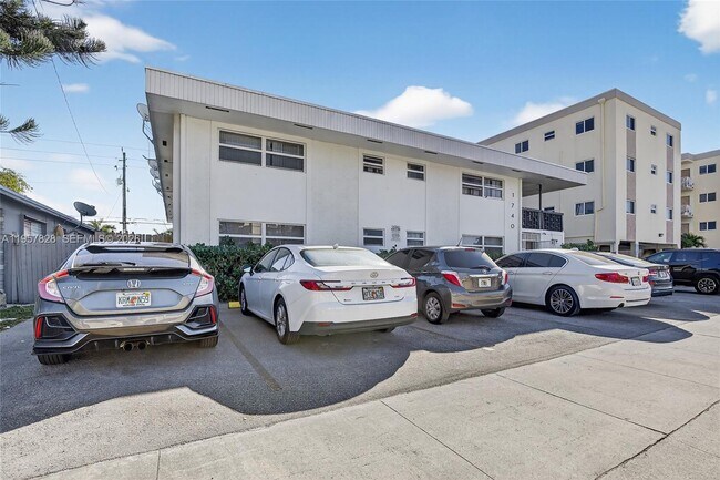 Building Photo - 1740 Funston St