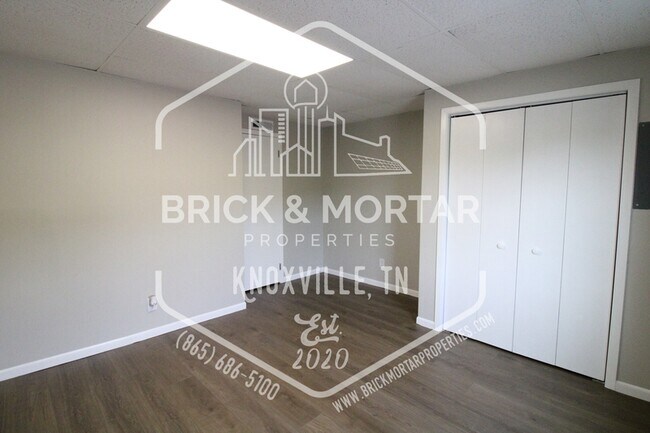 Building Photo - 165 Tallent Way
