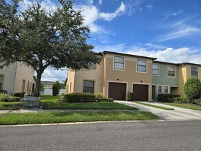 Building Photo - EDGEWATER AT LAKE BRANDON