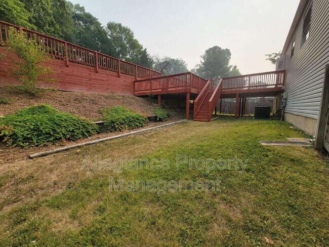 Building Photo - 7598 Springfield Hills Dr