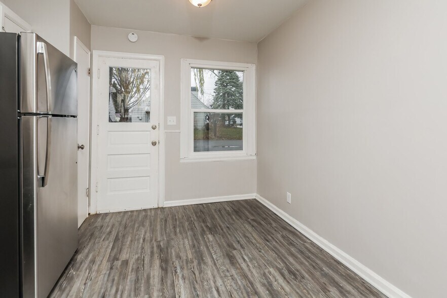 Building Photo - 1105 Blakley Dr