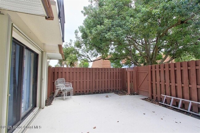 Building Photo - 1717 Patty Cir NE