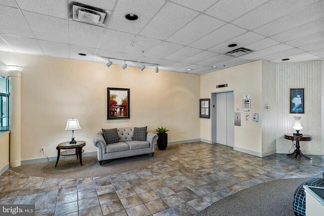 Building Photo - 6070 Main St