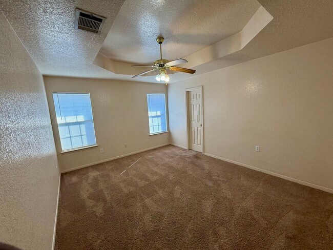 Building Photo - 2202 Amethyst Dr