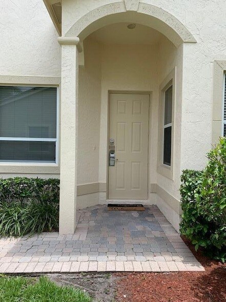 Building Photo - 9333 World Cup Way