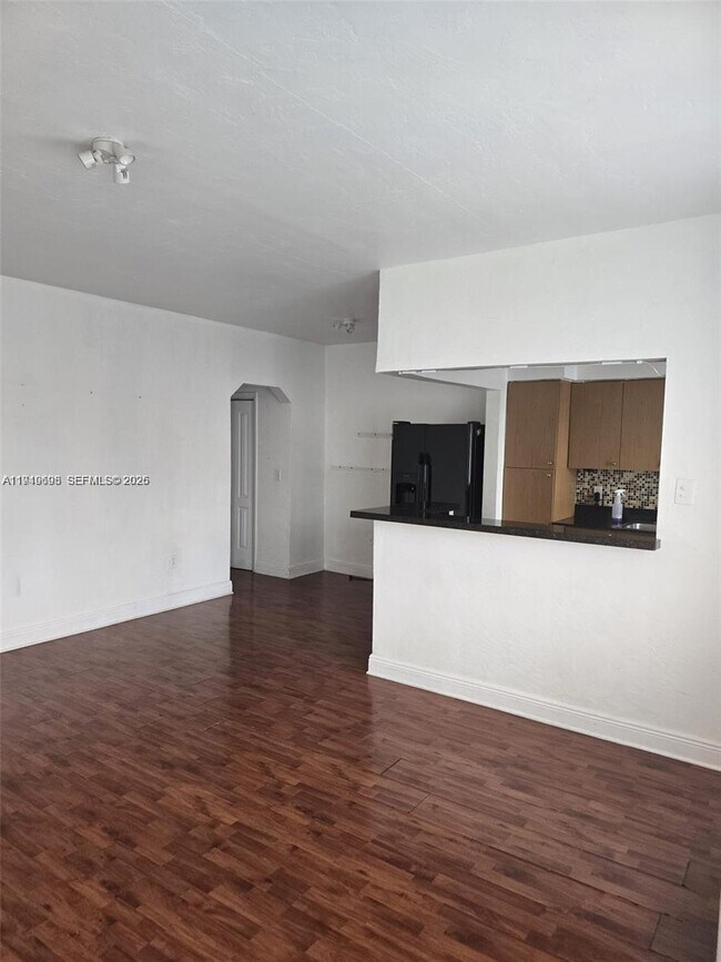 Building Photo - 450 77th St