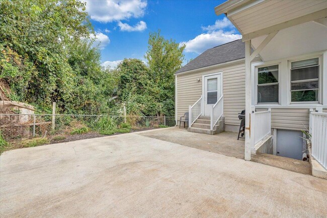 Building Photo - 812 Mississippi Ave NE