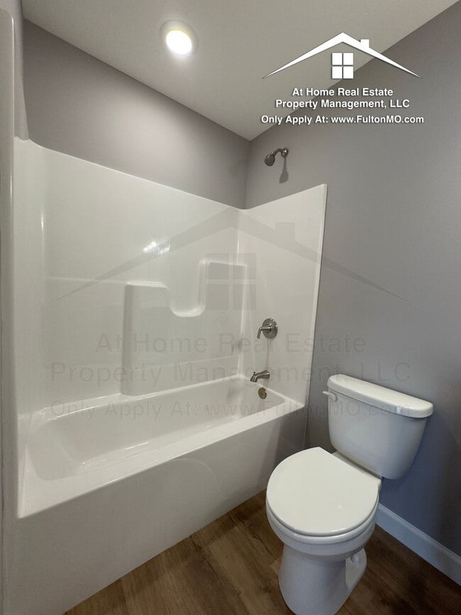 Building Photo - 2610 N Bluff St