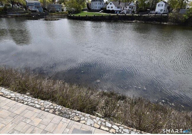 Building Photo - 285 East Ave