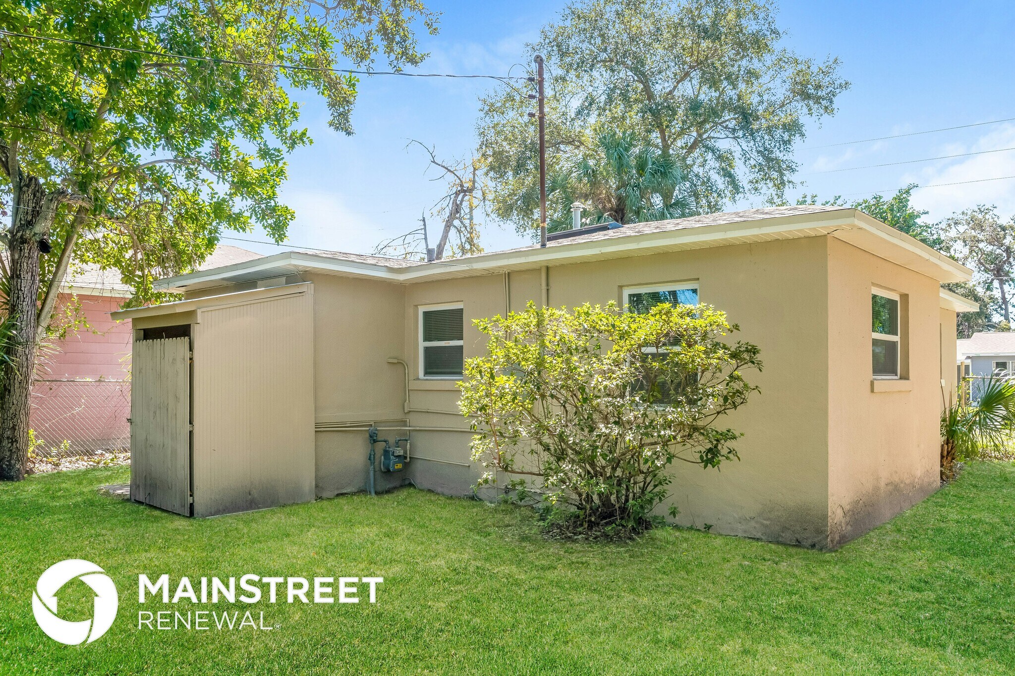 Building Photo - 2227 17th Ave S