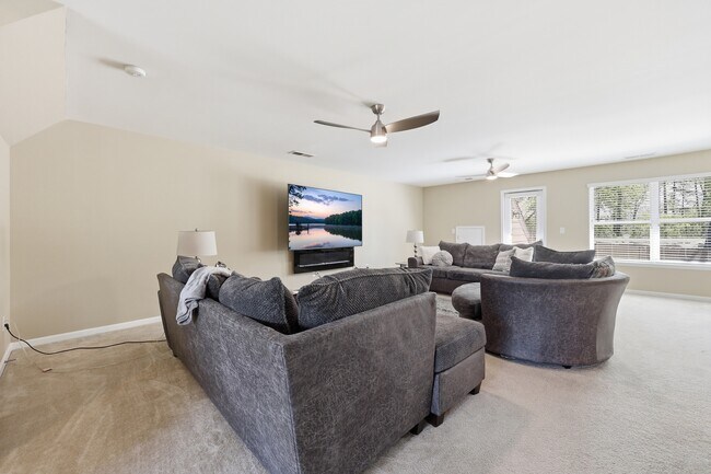 Building Photo - 4008 La Crema Dr