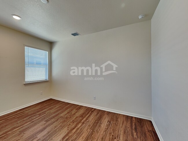 Building Photo - 320 Aspen Waters