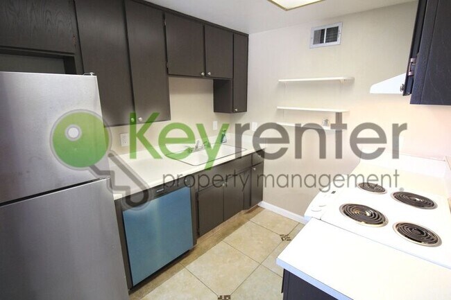 Building Photo - 5634 Clark Ave