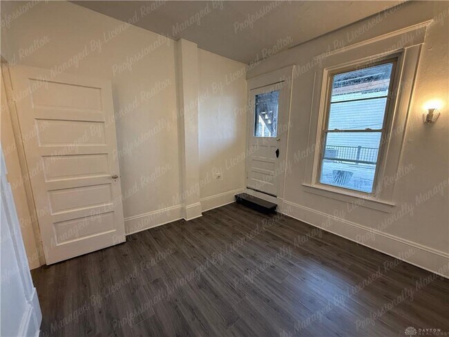 Building Photo - 44 W High St