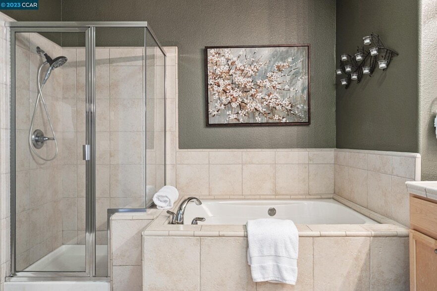 Building Photo - 4323 Clarinbridge Cir