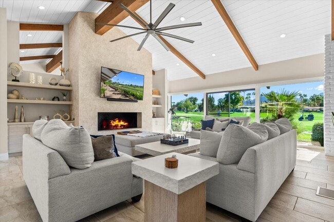 Building Photo - 48731 San Vicente St