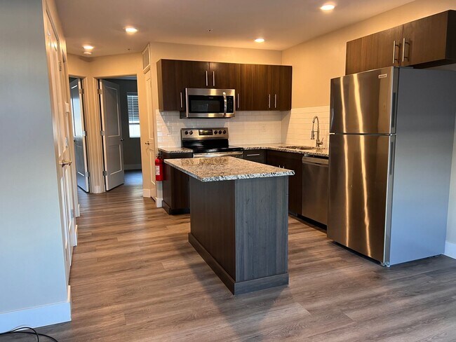 Building Photo - Clean & Modern 2 Bed, 1 Bath Apartment for Rent