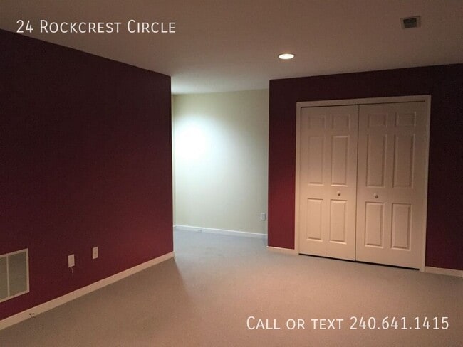 Building Photo - 24 Rockcrest Cir