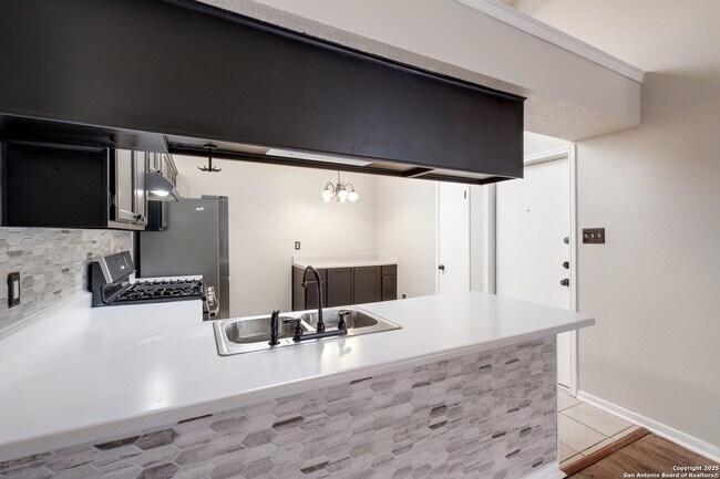 Building Photo - 6307 Candlecrest Ct