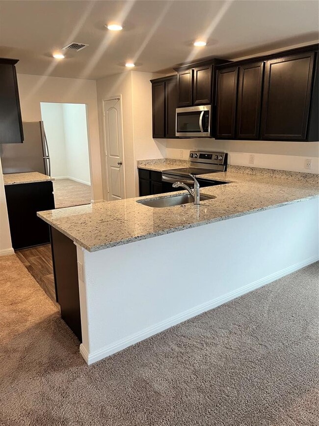 Building Photo - 125 Maywood Ln