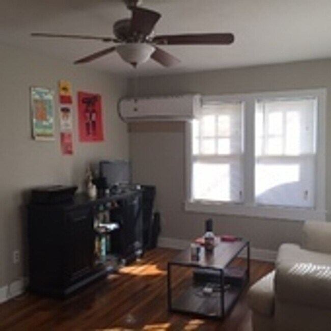 Building Photo - Pre Leasing for Fall 2026!!