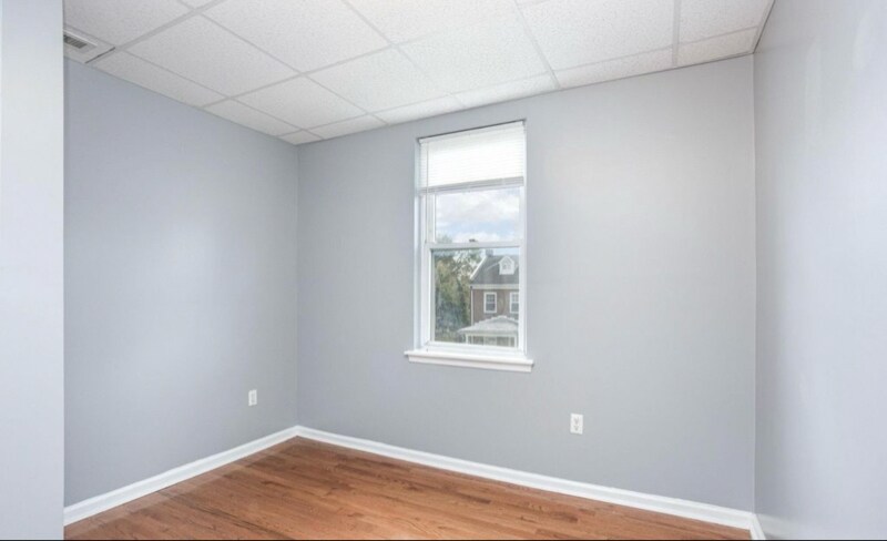 Building Photo - 4002 Oakford Ave