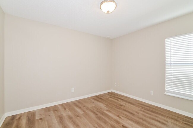 Building Photo - 4085 Waltham Forest Dr