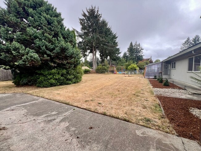 Building Photo - Updated 3BD Rambler w/ Exterior Amenities