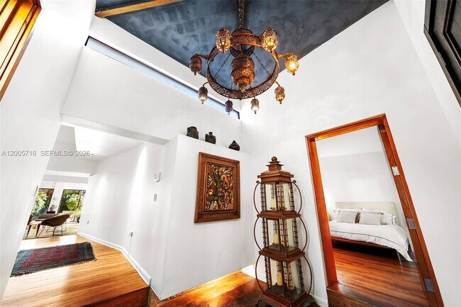 Building Photo - 5627 Granada Blvd