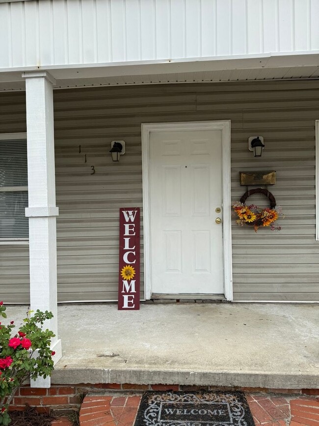 Building Photo - Single Family 3BR 1BA