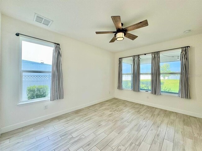 Building Photo - 34159 Astoria Cir