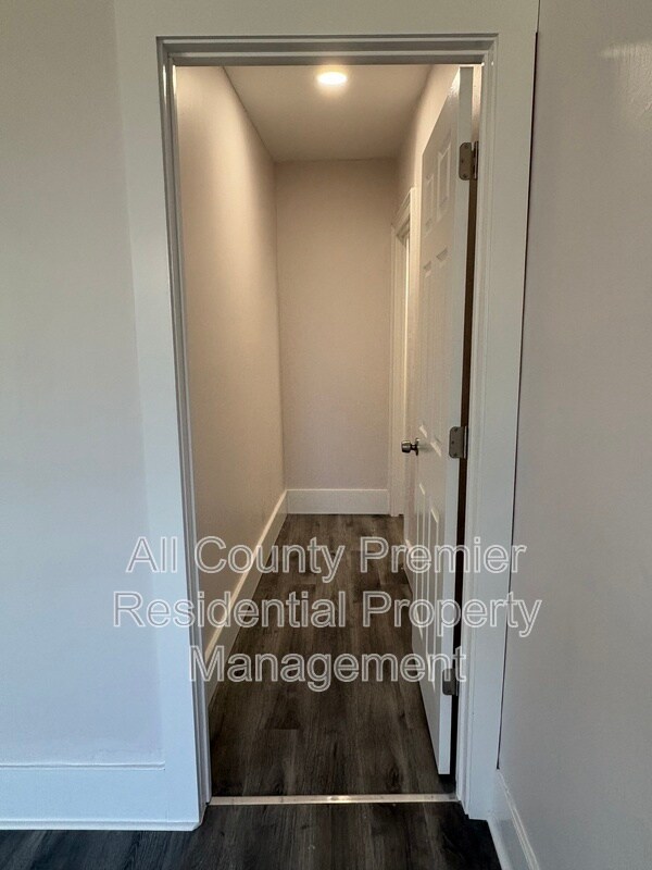 Building Photo - 26 John Ringo Rd