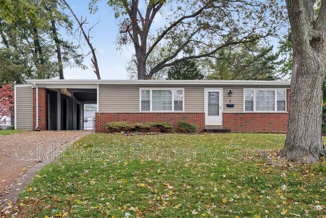 Primary Photo - 4 Saratoga Ct