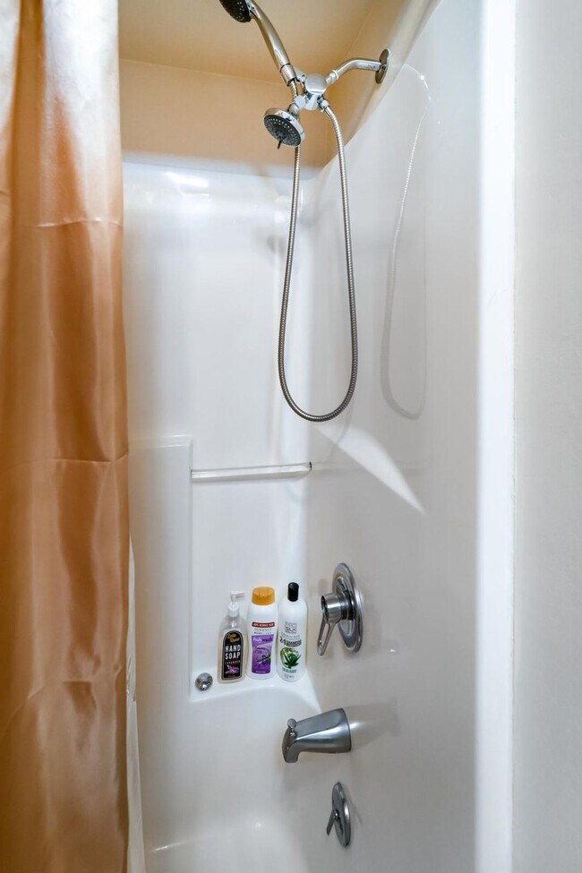 Building Photo - 1022 Wise St