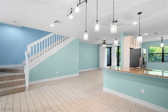 Building Photo - 15820 Portofino Springs Blvd