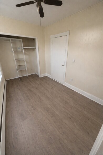 Building Photo - 446 Baker Pl