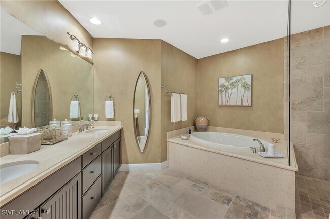 Building Photo - 2543 Marquesa Royale Ln