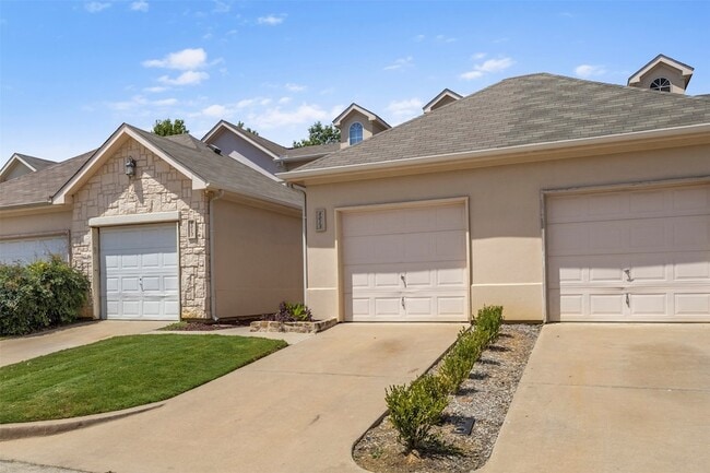 Building Photo - 8015 Ederville Cir